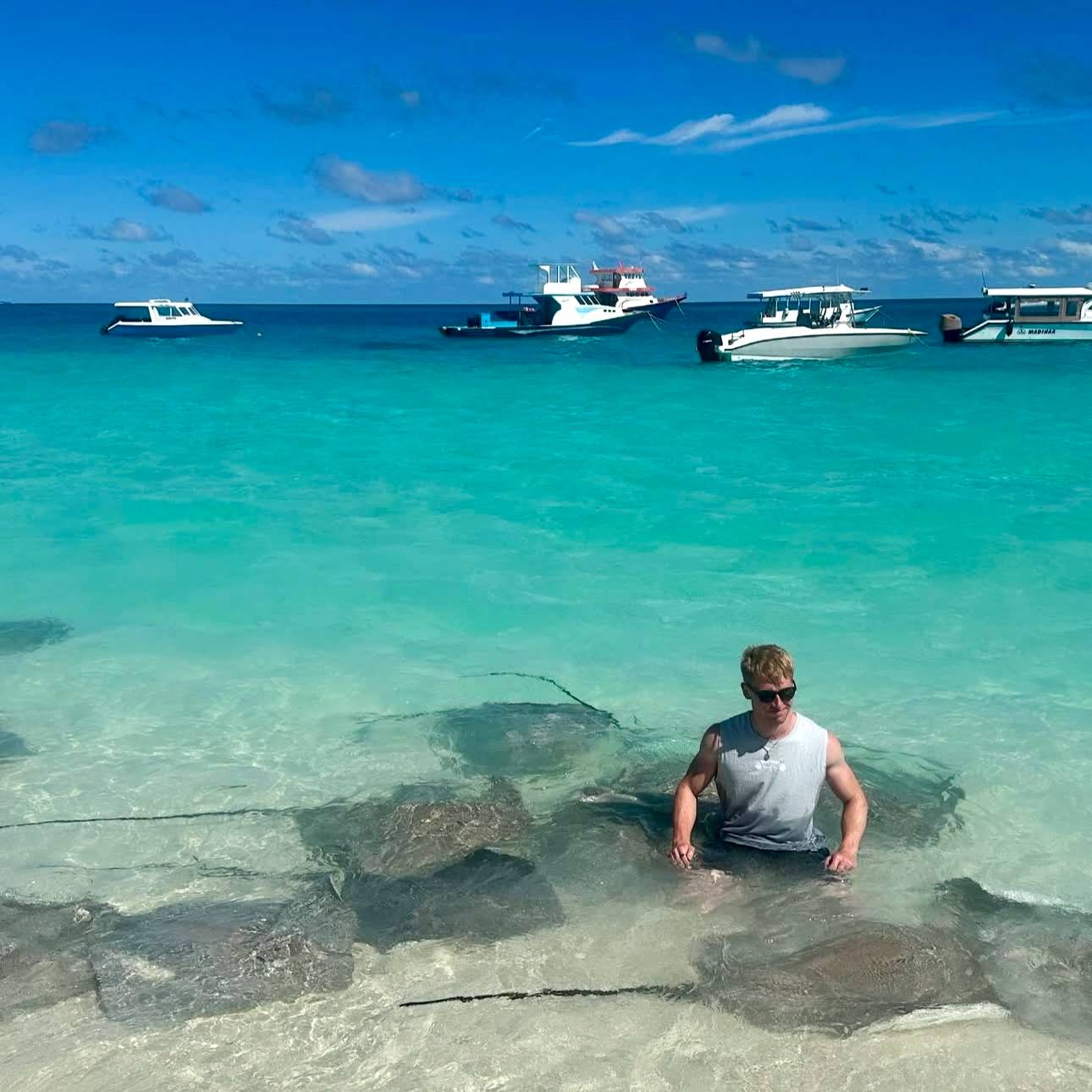 Maldives Chill Out Weekend Trip π²π»