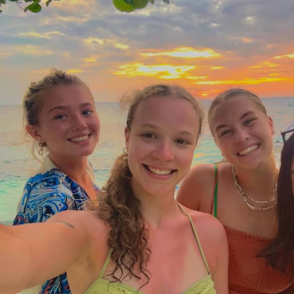 Maldives Chill Out Weekend Trip π²π»